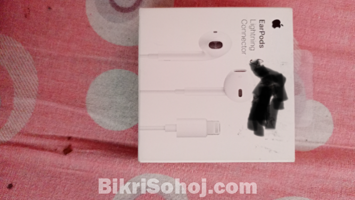 Earbuds lightning connector